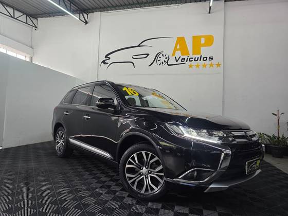 MITSUBISHI OUTLANDER 3.0 GT 4X4 V6 24V GASOLINA 4P AUTOMÁTICO MITSUBISHI OUTLANDER 3.0 GT 4X4 V6 24V GASOLINA 4P AUTOMÁTICO